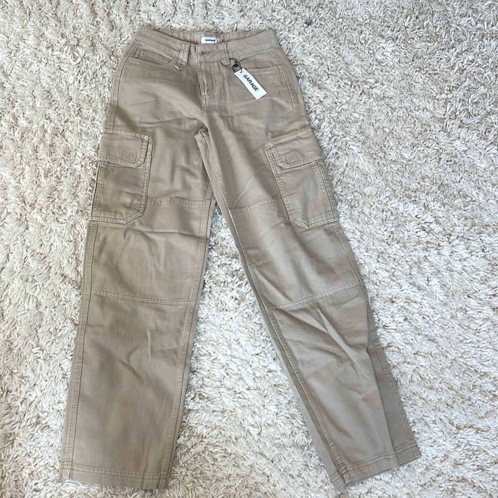 Garage cargo pants size 0. Never been worn